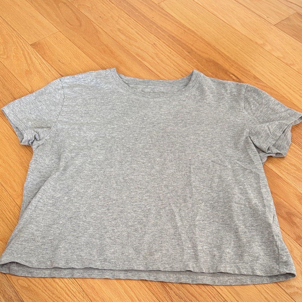 Everlane Light Gray Short Sleeve Tee